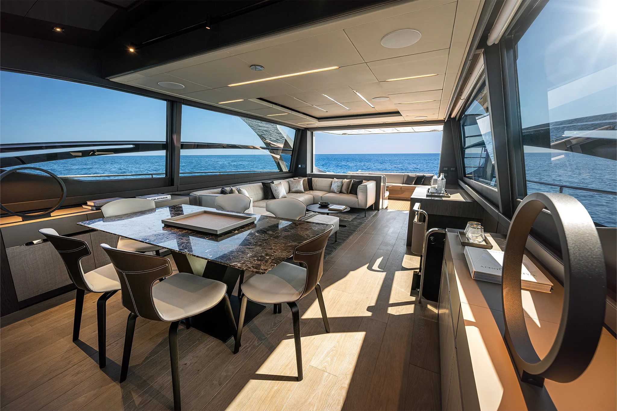 Pershing Yachts 8X photo 3