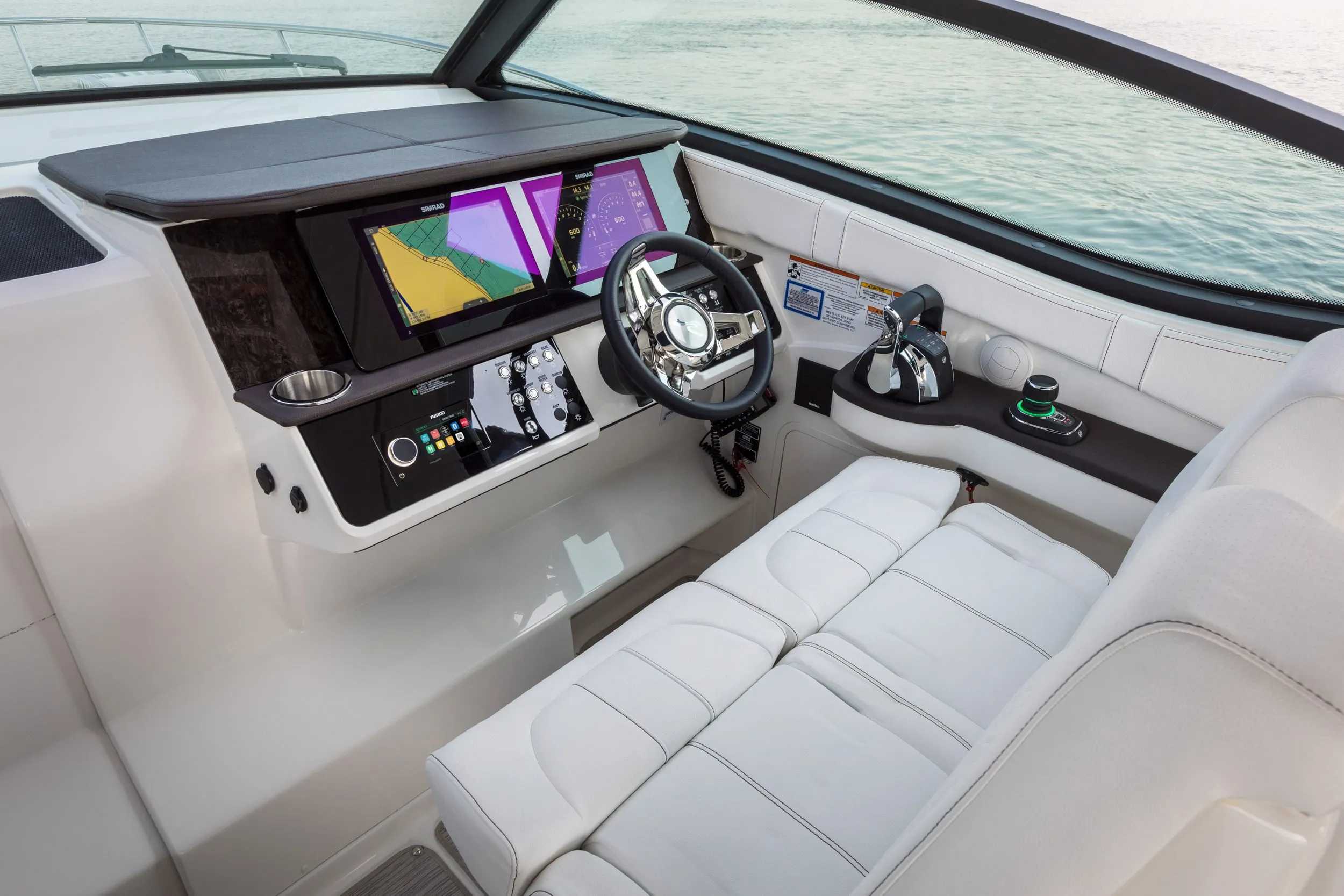 Sea Ray Sundancer 320 Outboard photo 4