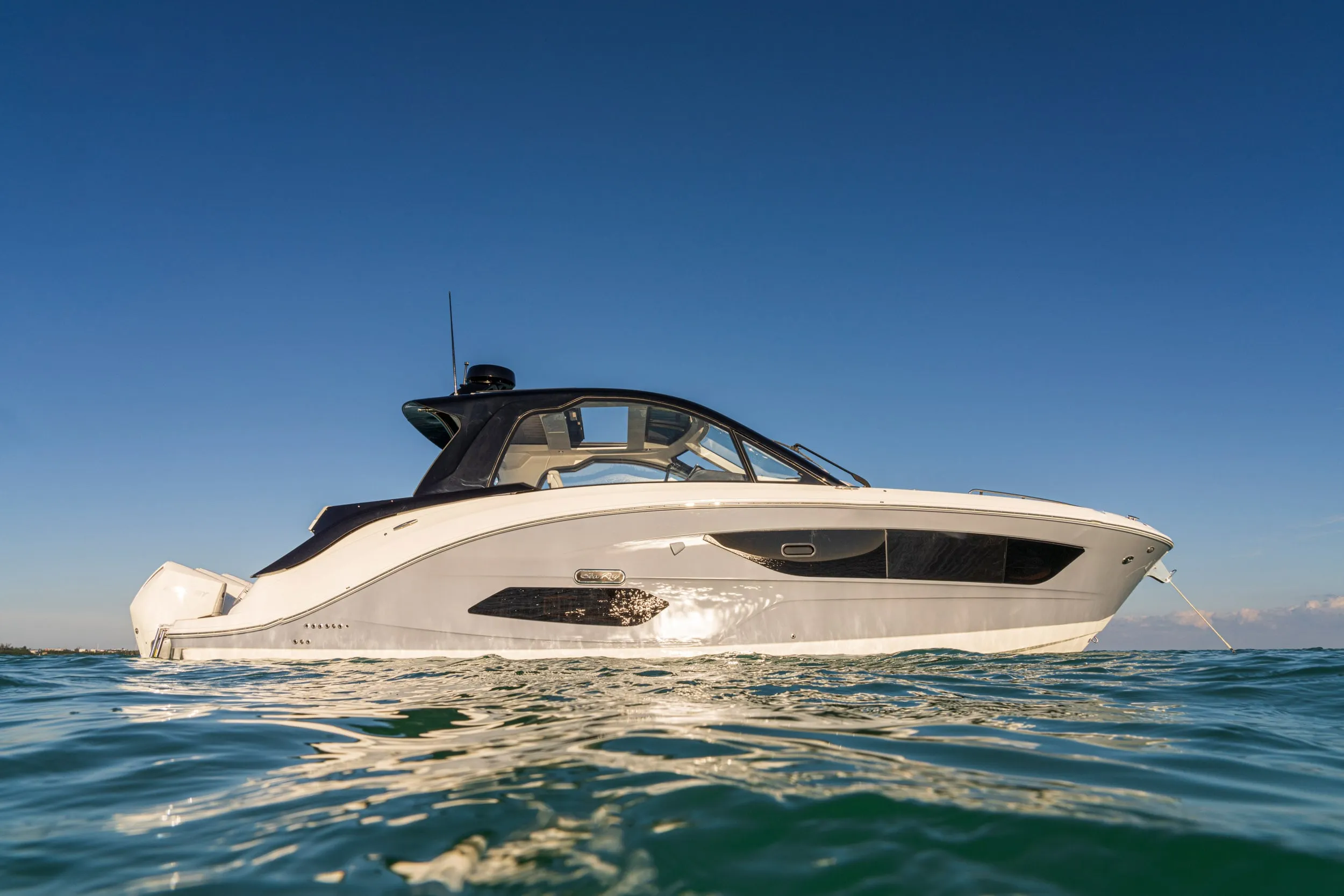 Sea Ray Sundancer 370 Outboard