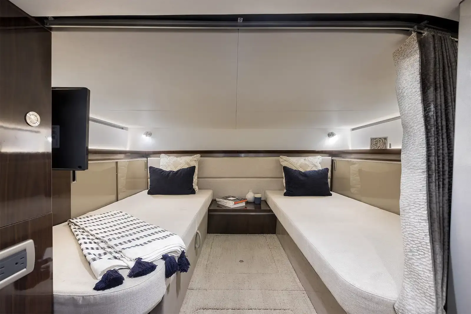 Sea Ray Sundancer 320 photo 12