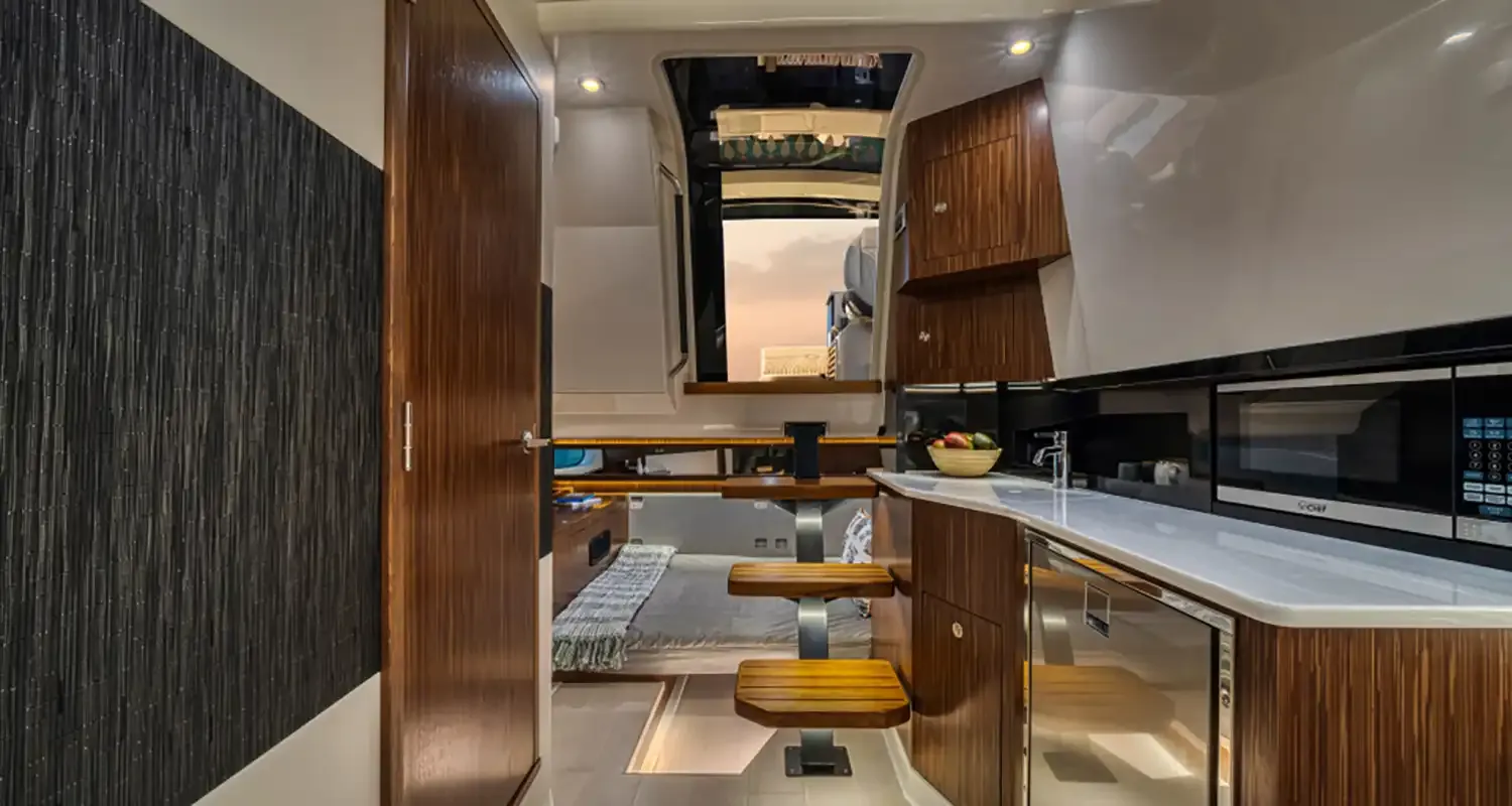 Sea Ray Sundancer 370 photo 9