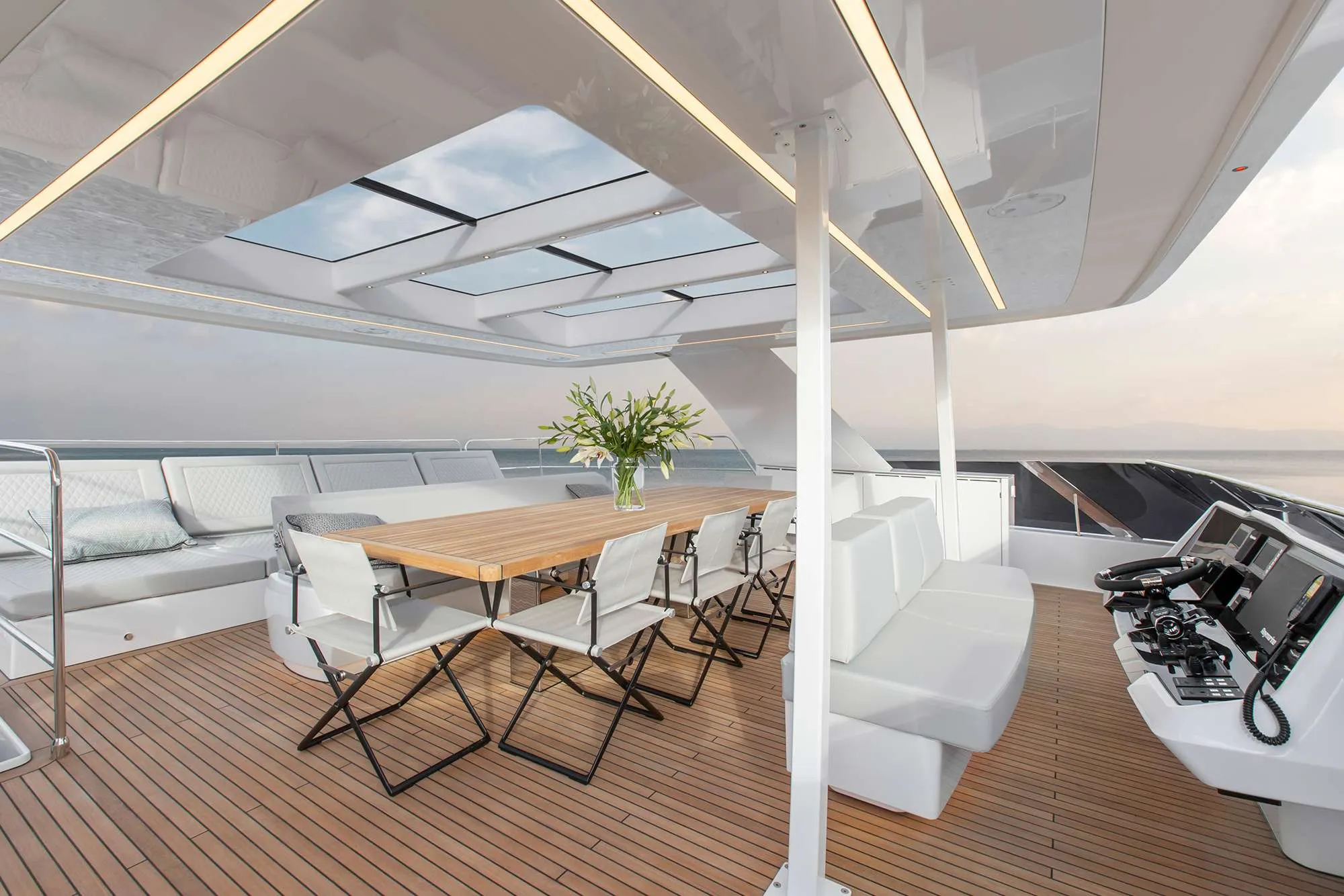 Sunreef 60 Power NEXT ( Eco-Option ) photo 2