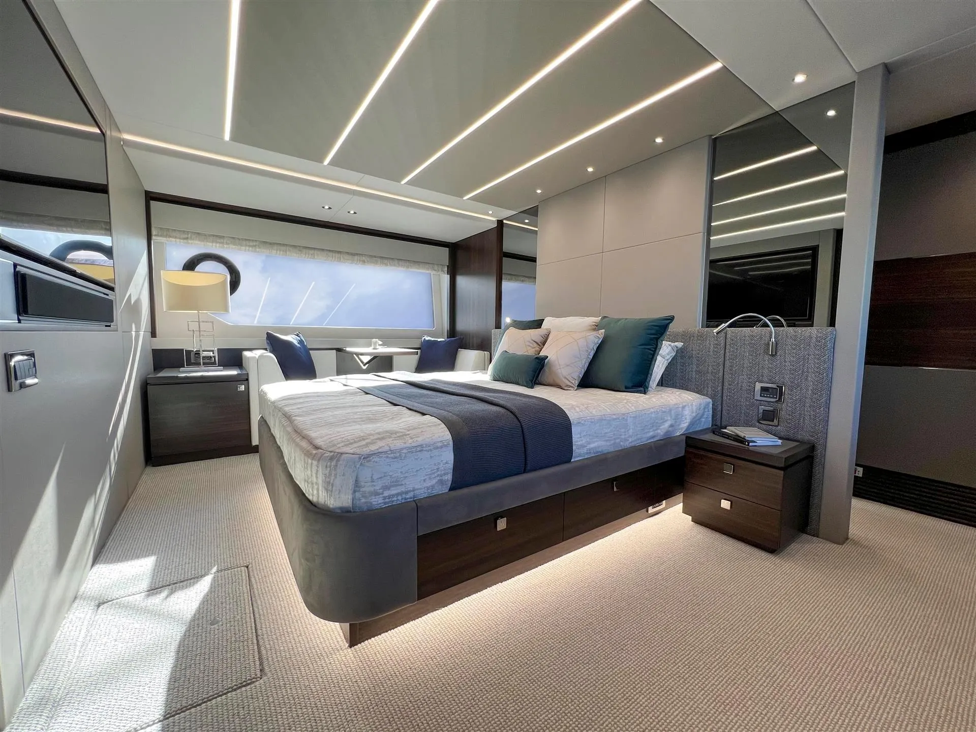 Sunseeker 76 Yacht photo 5