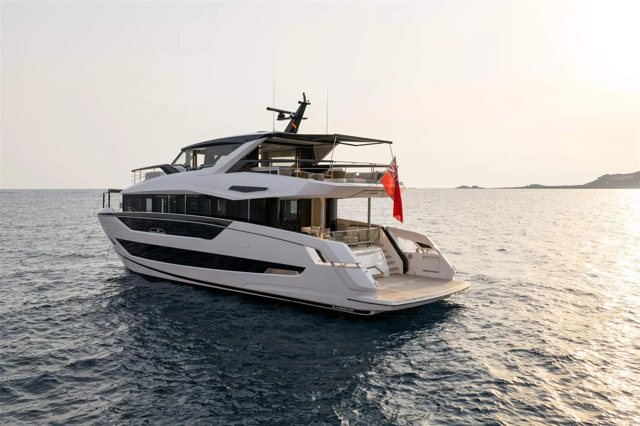 Sunseeker 82 Ocean Enclosed photo 2