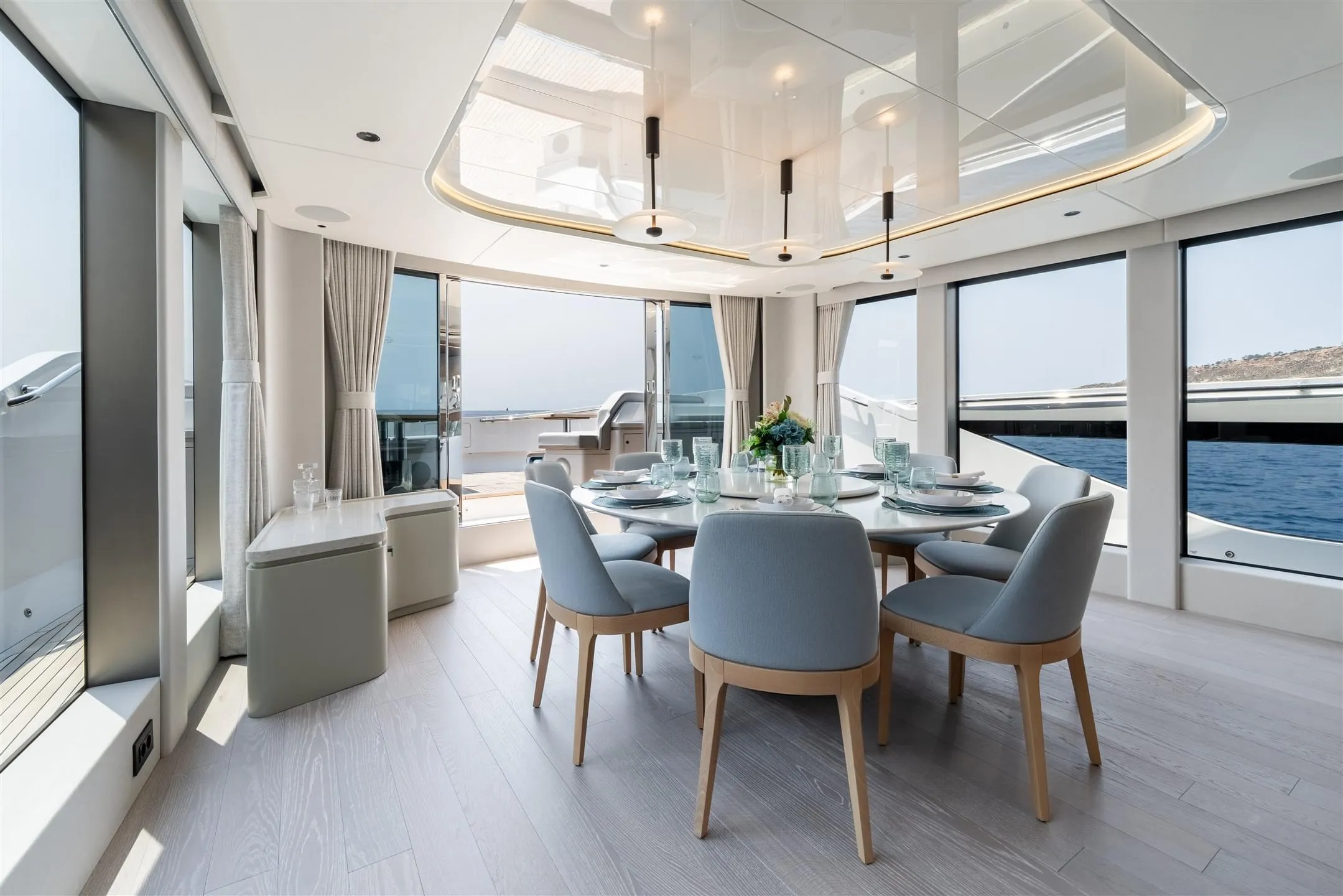 Sunseeker 82 Ocean Enclosed photo 3