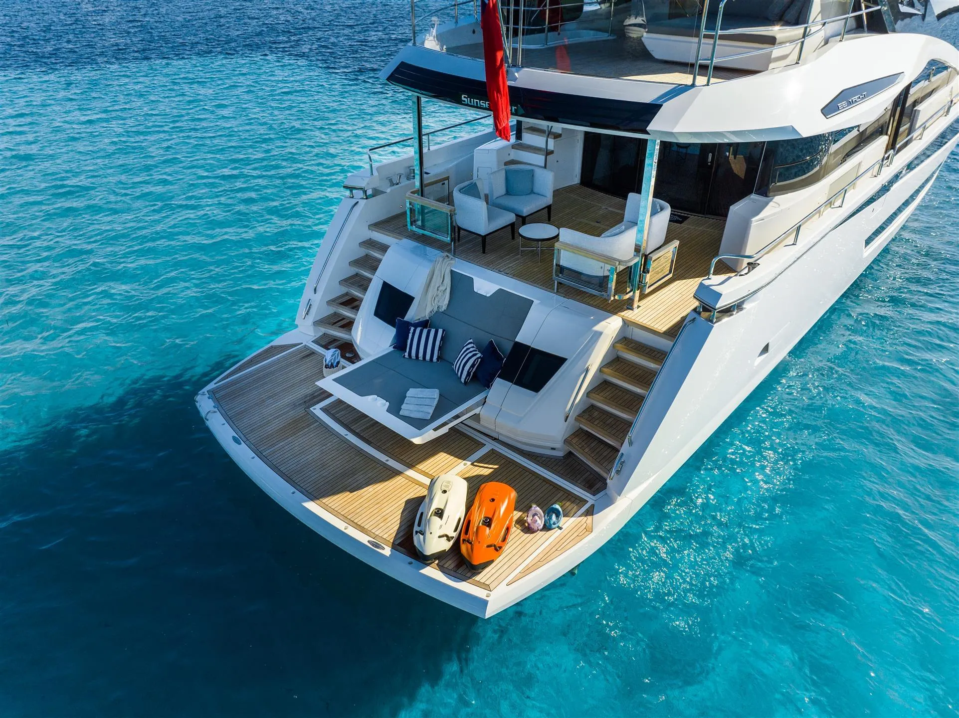 Sunseeker 88 Yacht photo 2