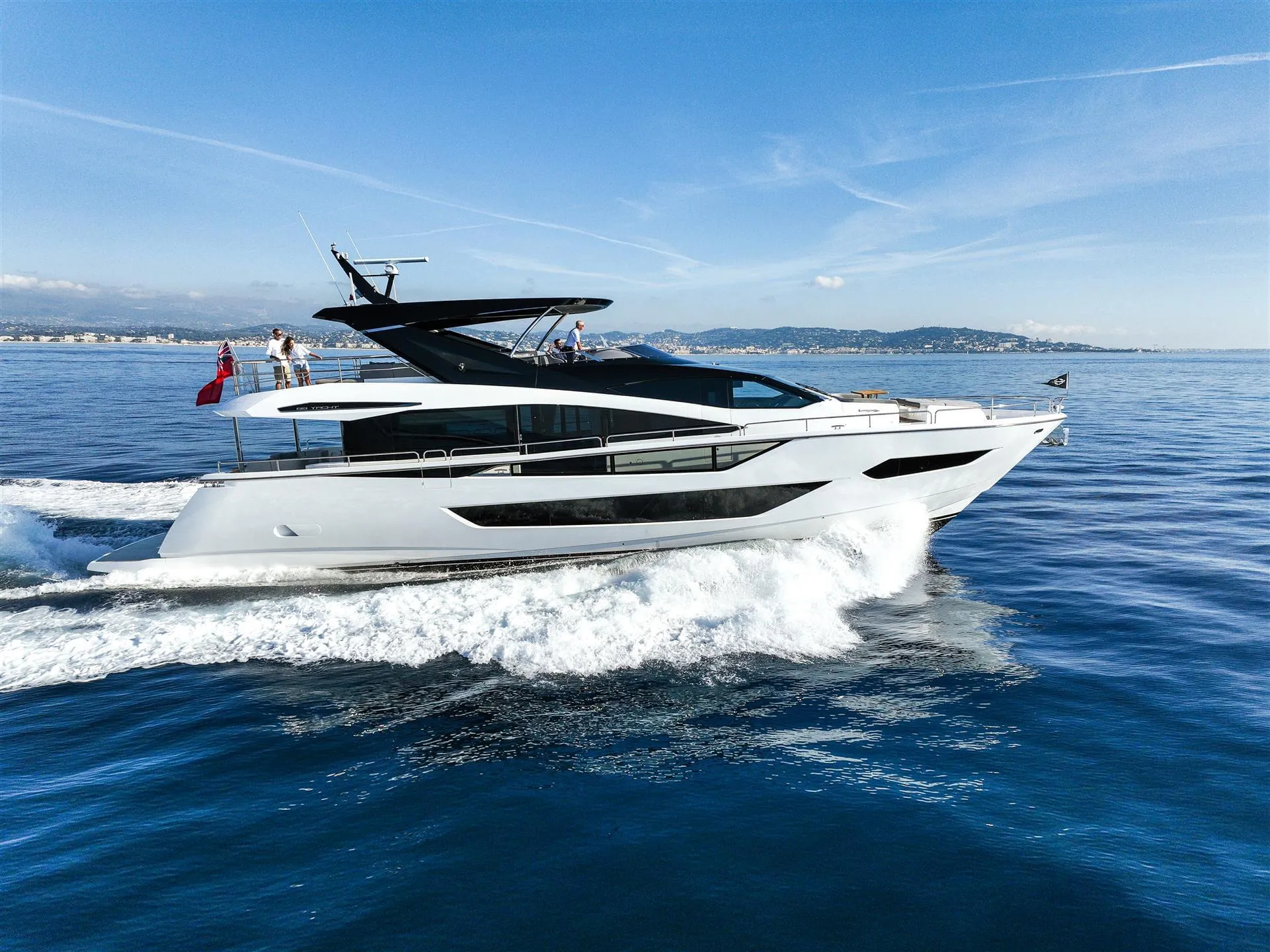 Sunseeker 88 Yacht photo 5