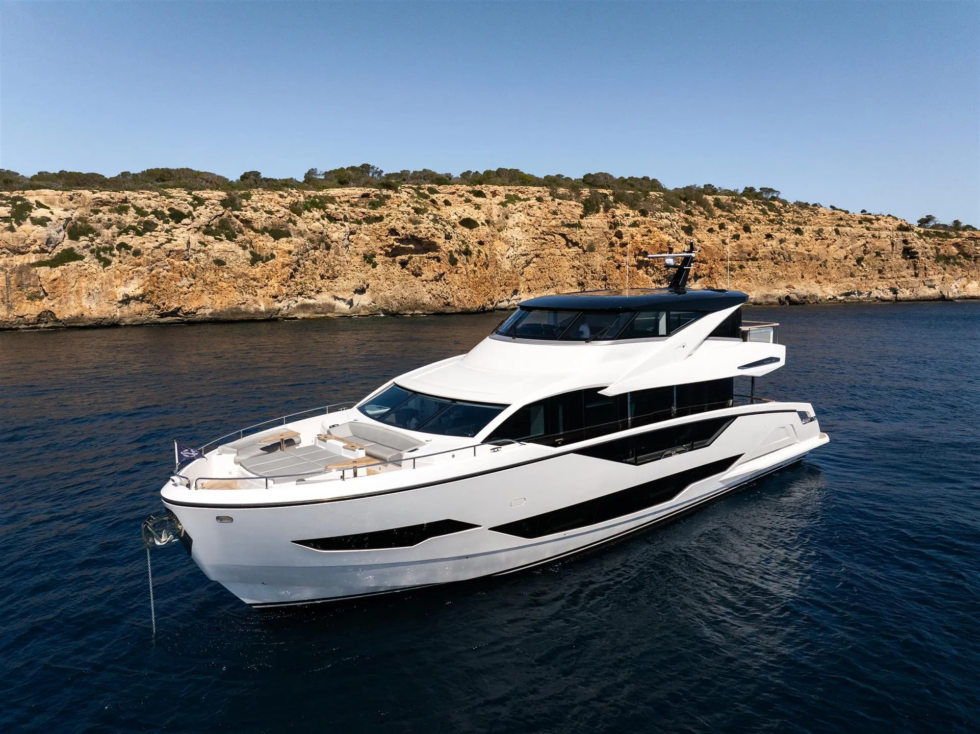 Sunseeker 90 Ocean Enclosed photo 2