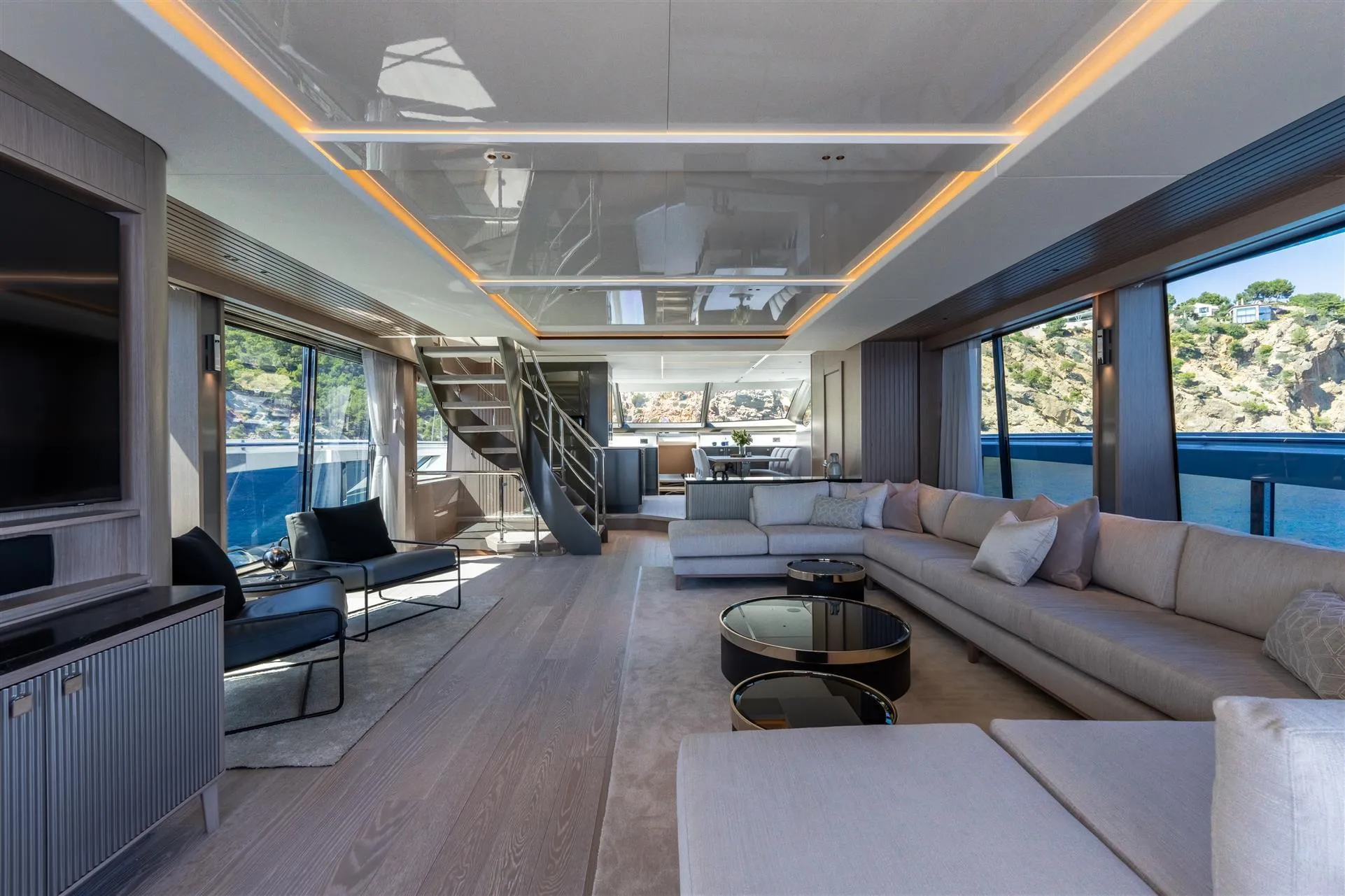 Sunseeker 90 Ocean Enclosed photo 4