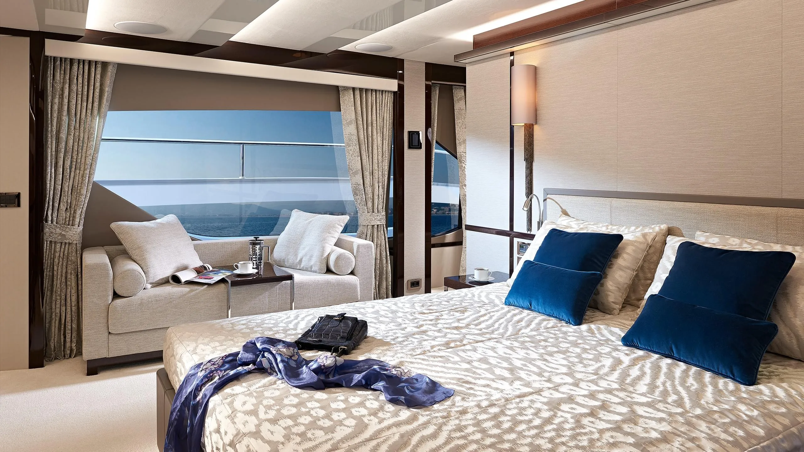 Sunseeker 95 Yacht photo 4
