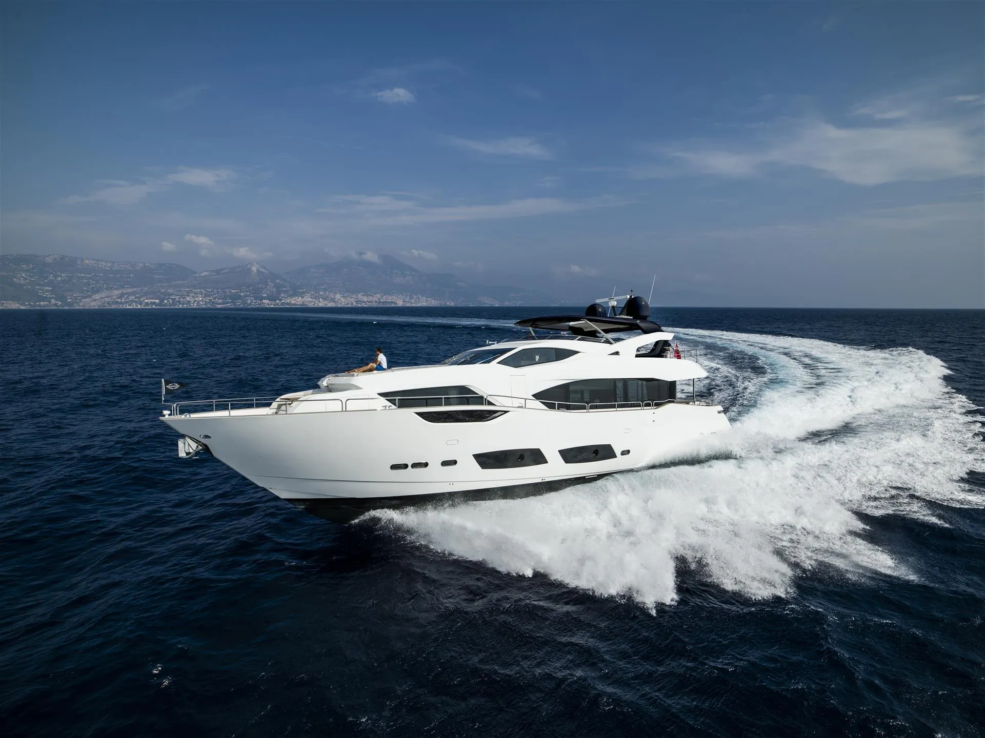 Sunseeker 95 Yacht photo 5