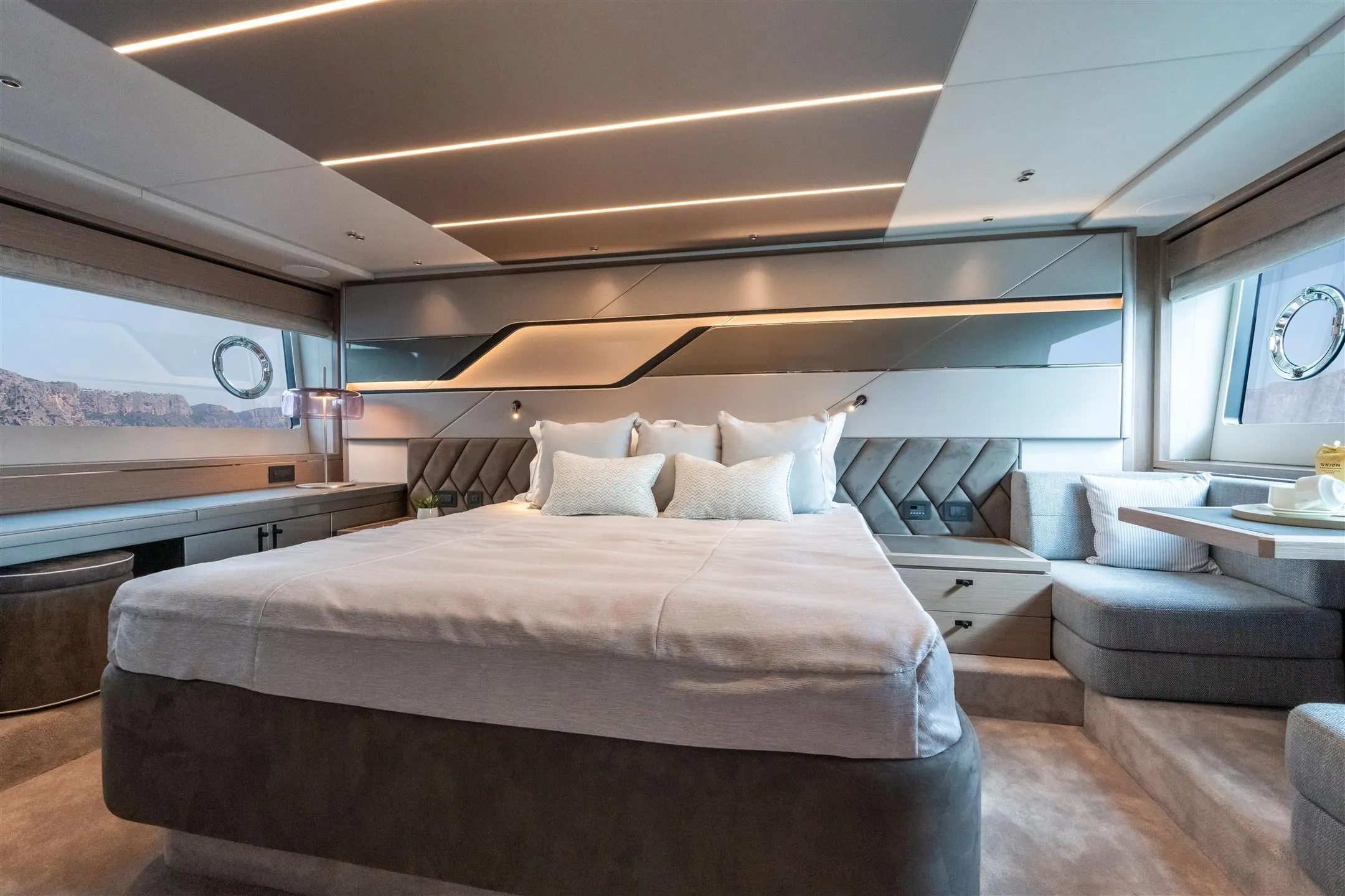 Sunseeker Predator 75 photo 4