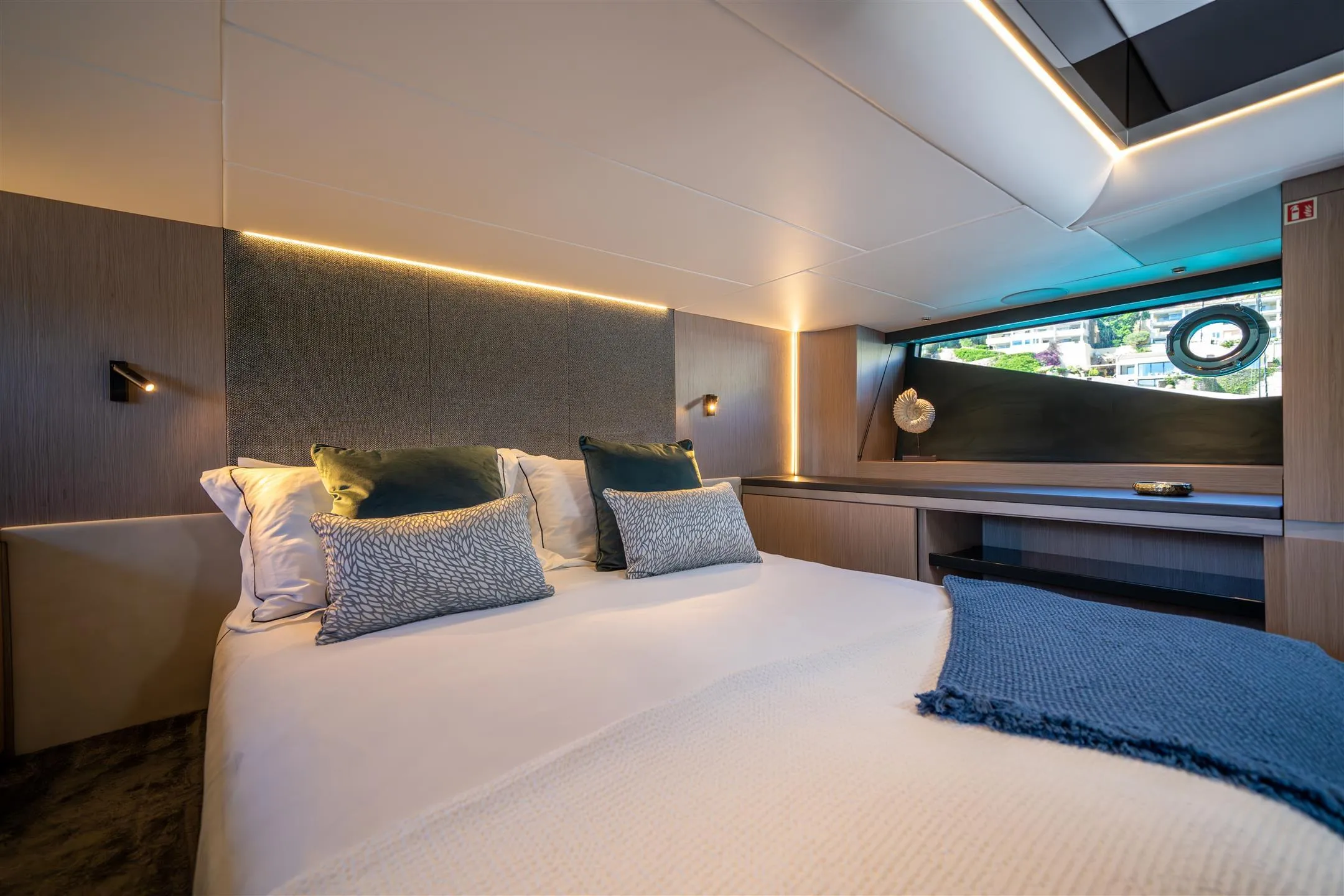 Sunseeker Superhawk 55 photo 3