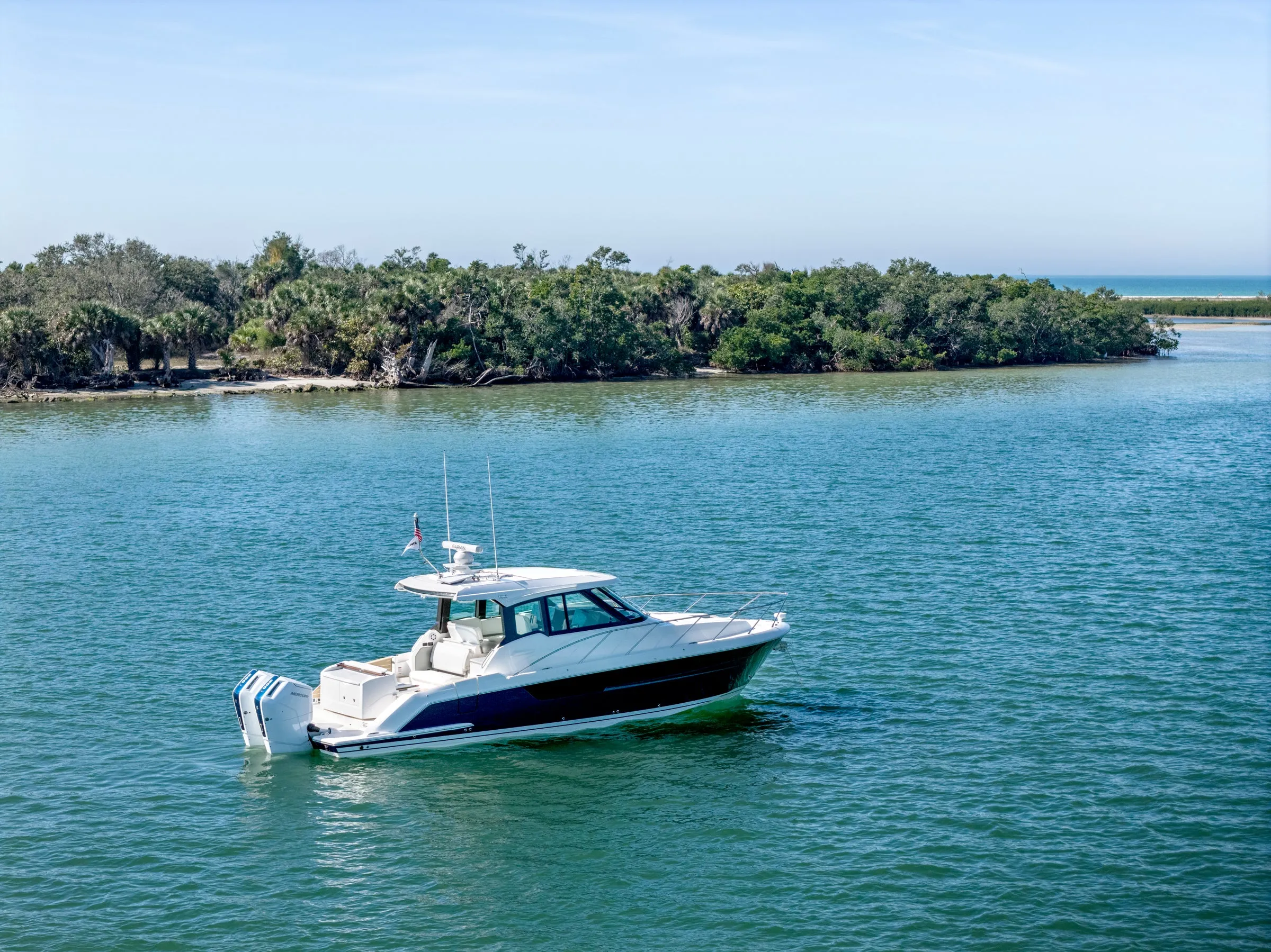 Tiara Yachts 39 LE photo 2