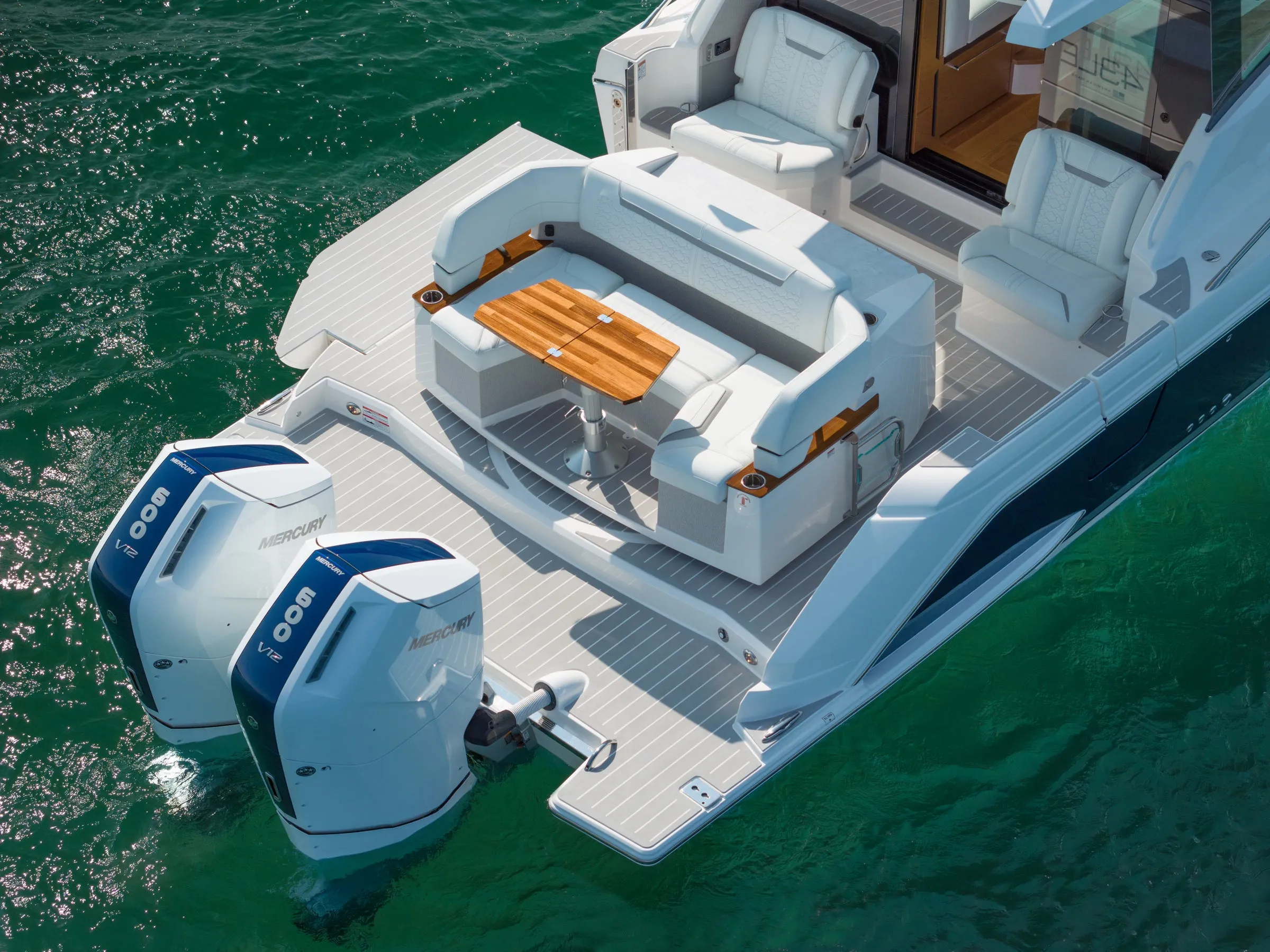 Tiara Yachts 43 LE