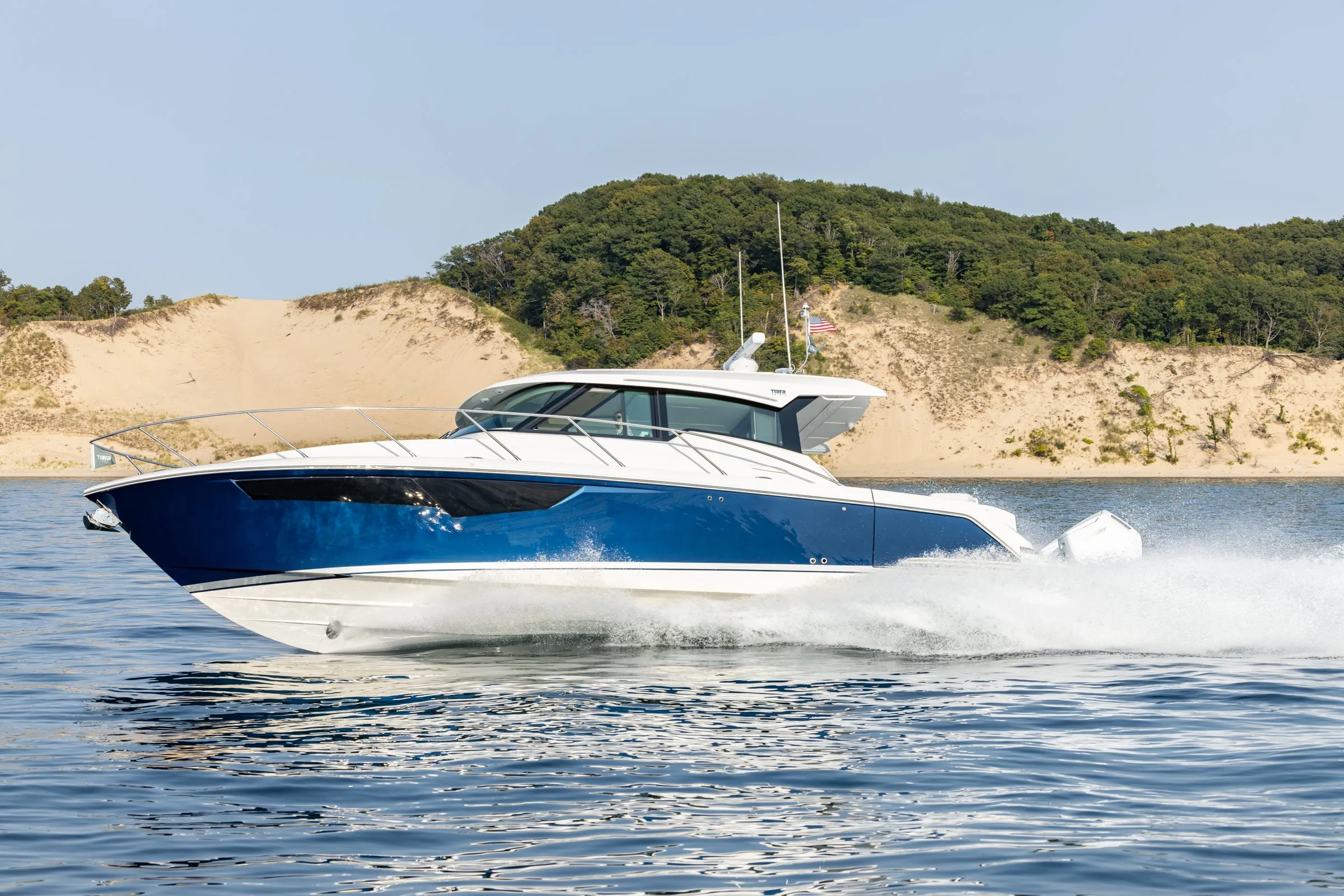 Tiara Yachts 43 LE photo 4