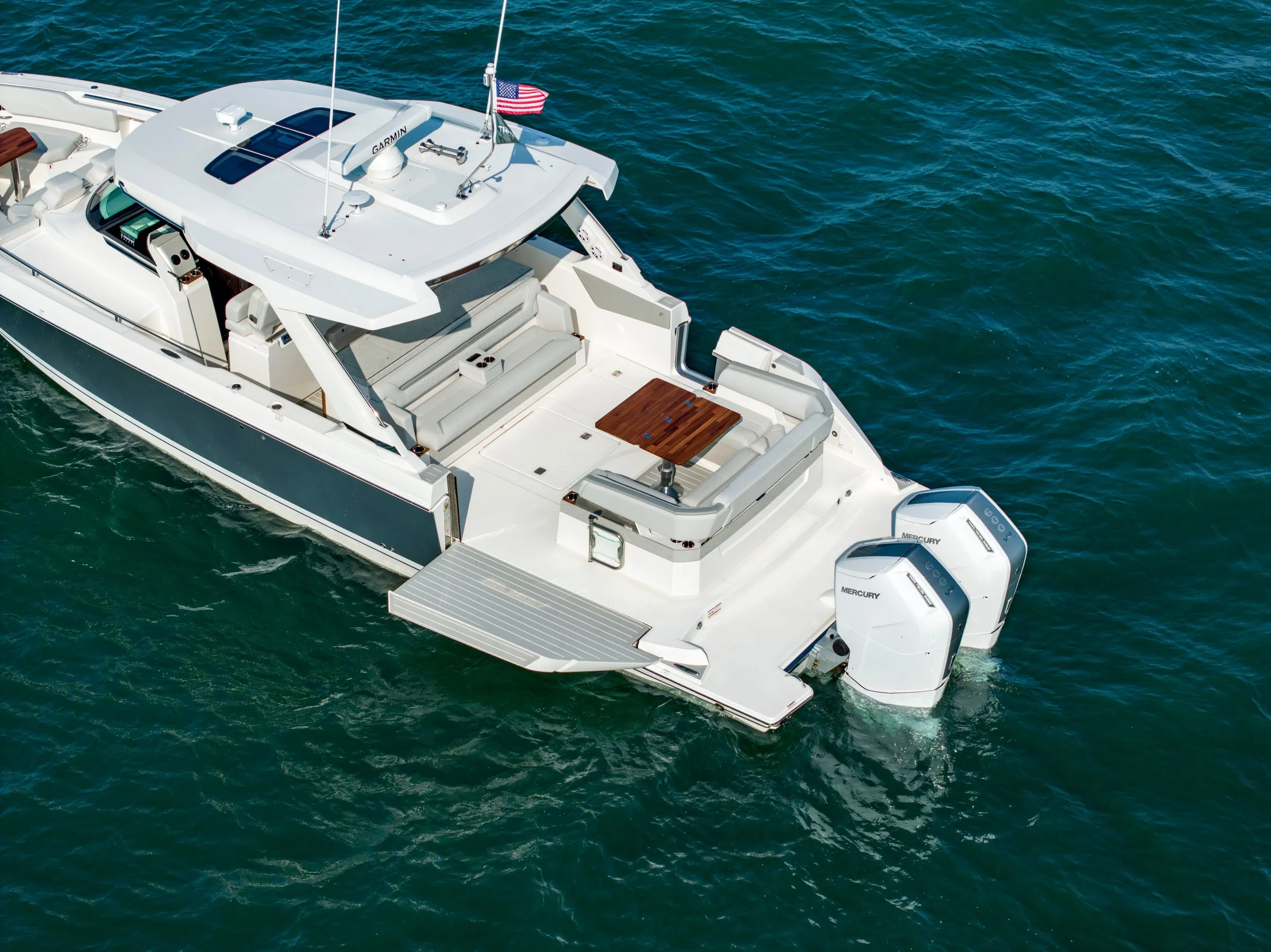 Tiara Yachts 43 LS photo 4