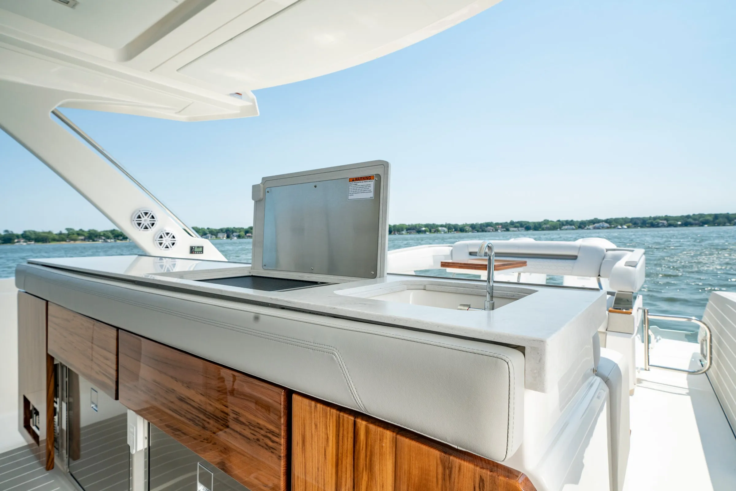 Tiara Yachts 43 LS photo 5