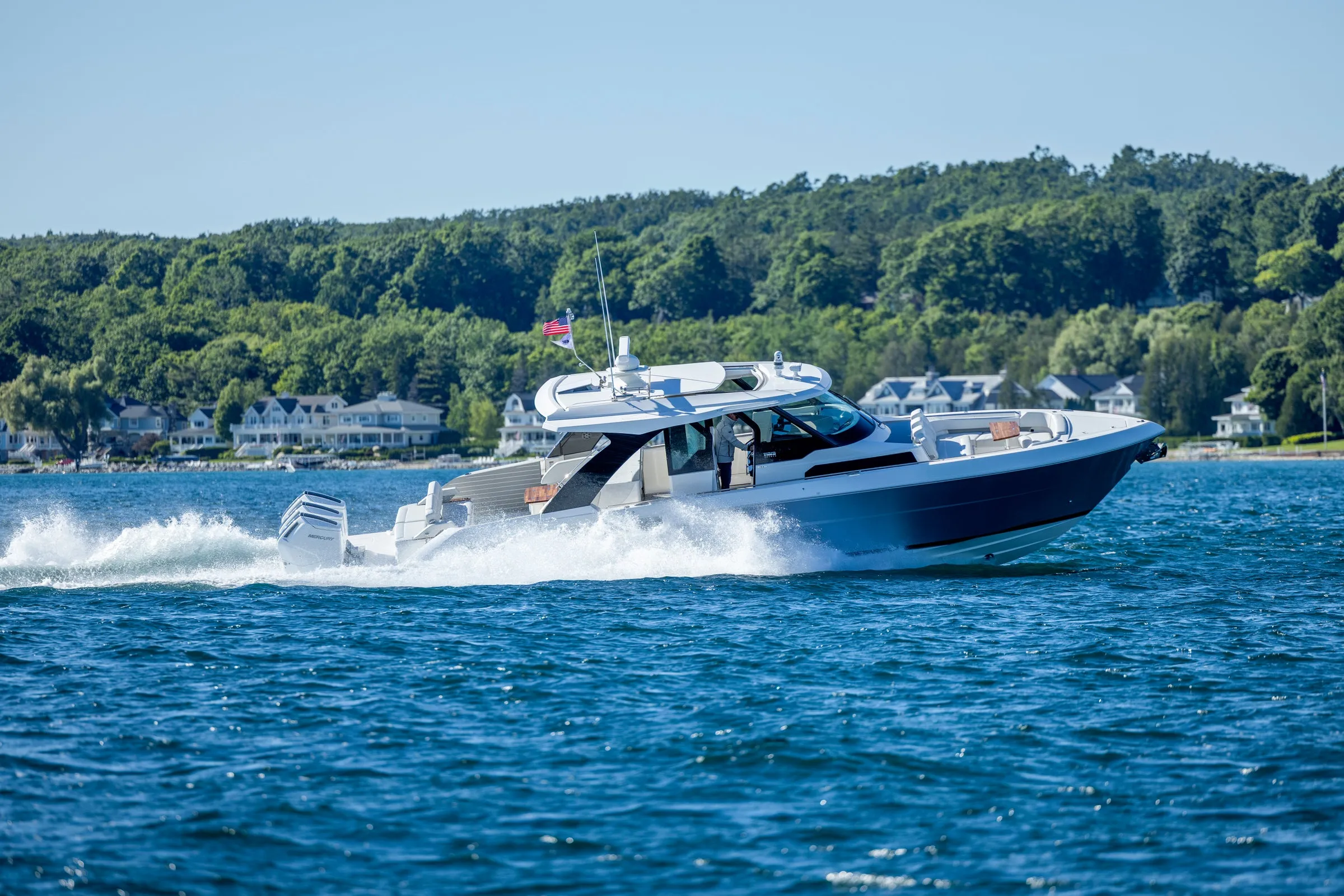 Tiara Yachts 46 LS photo 4