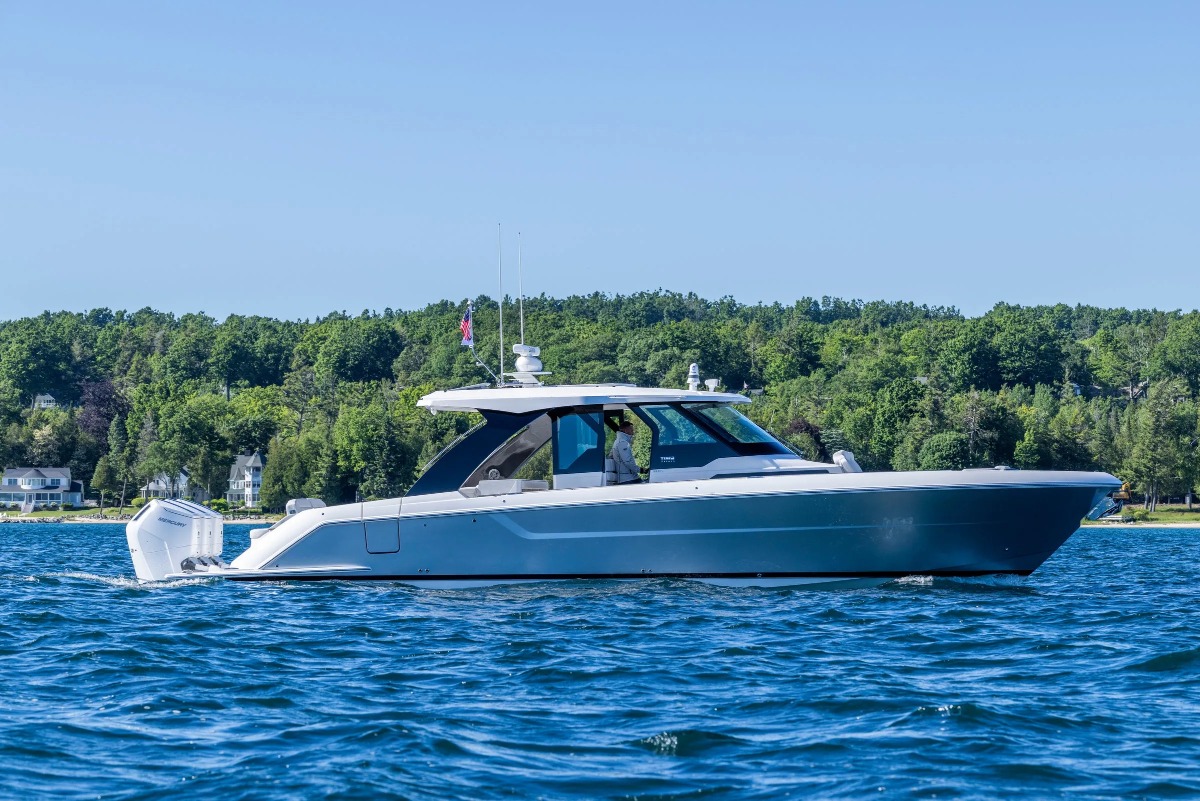 Tiara Yachts 46 LS photo 5
