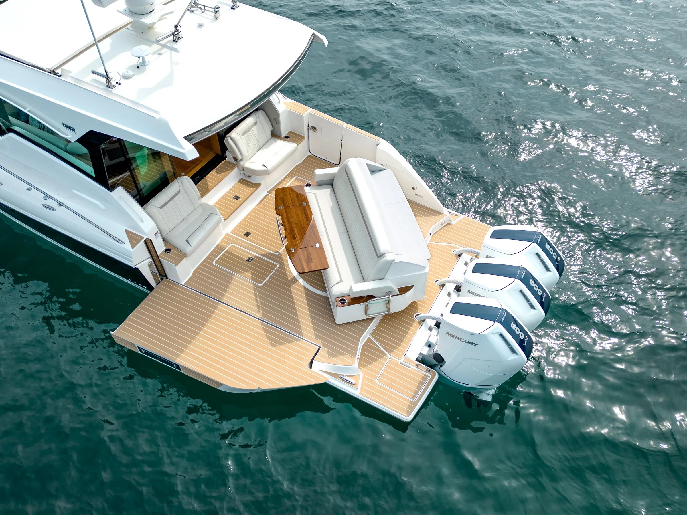 Tiara Yachts 48 LE